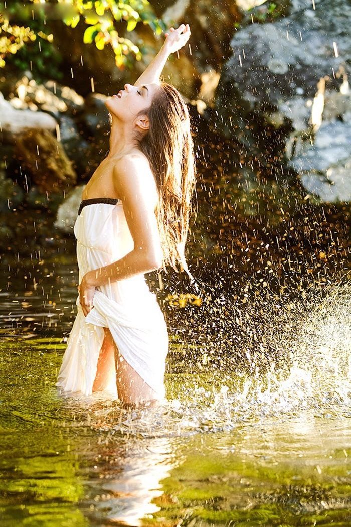 Marie Avgeropoulos in Jeddah