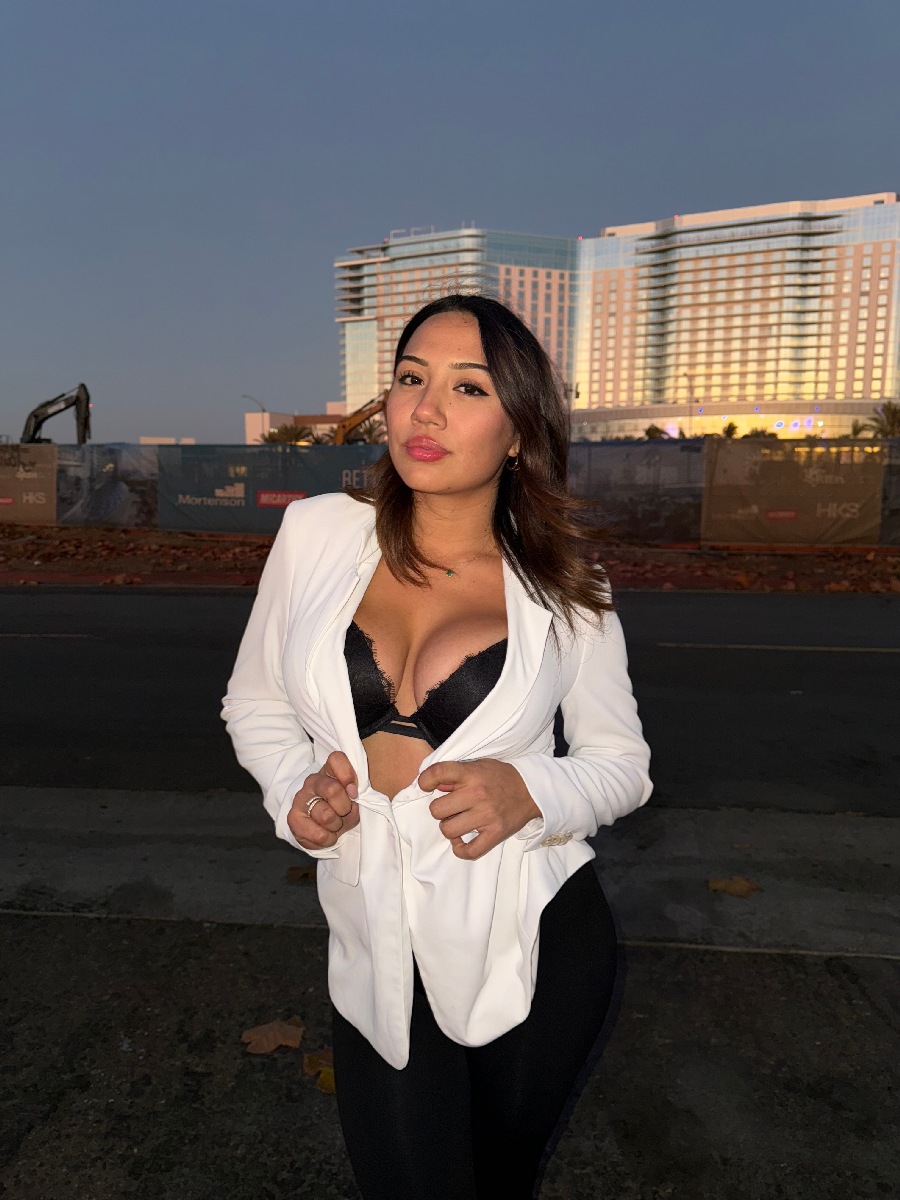 Take a pause and enjoy Ali Cruz — streaming from Jeddah