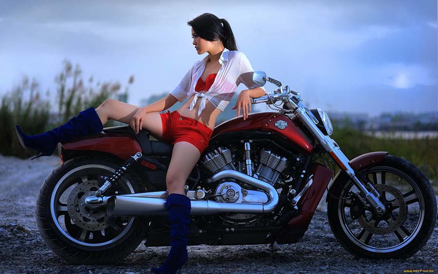 Beautiful girls and motorcycles in Jeddah