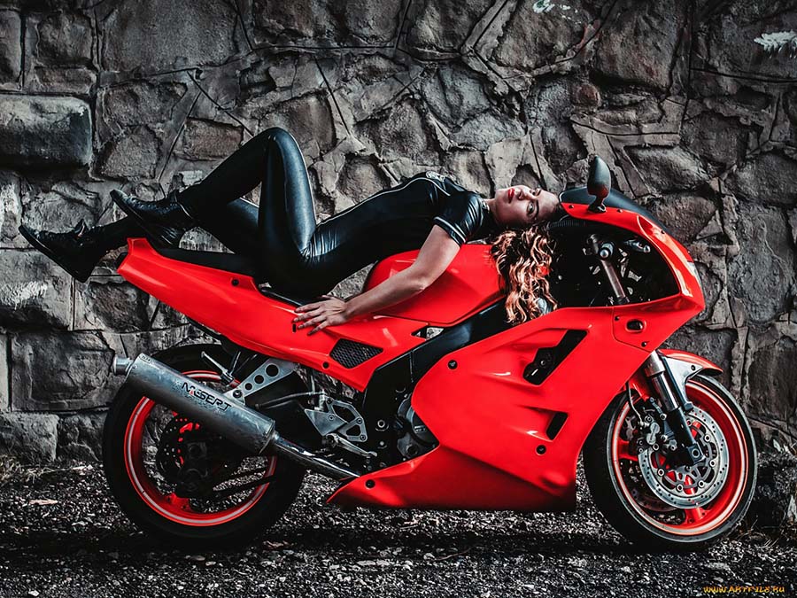 Beautiful girl Beautiful girls and motorcycles in Jeddah