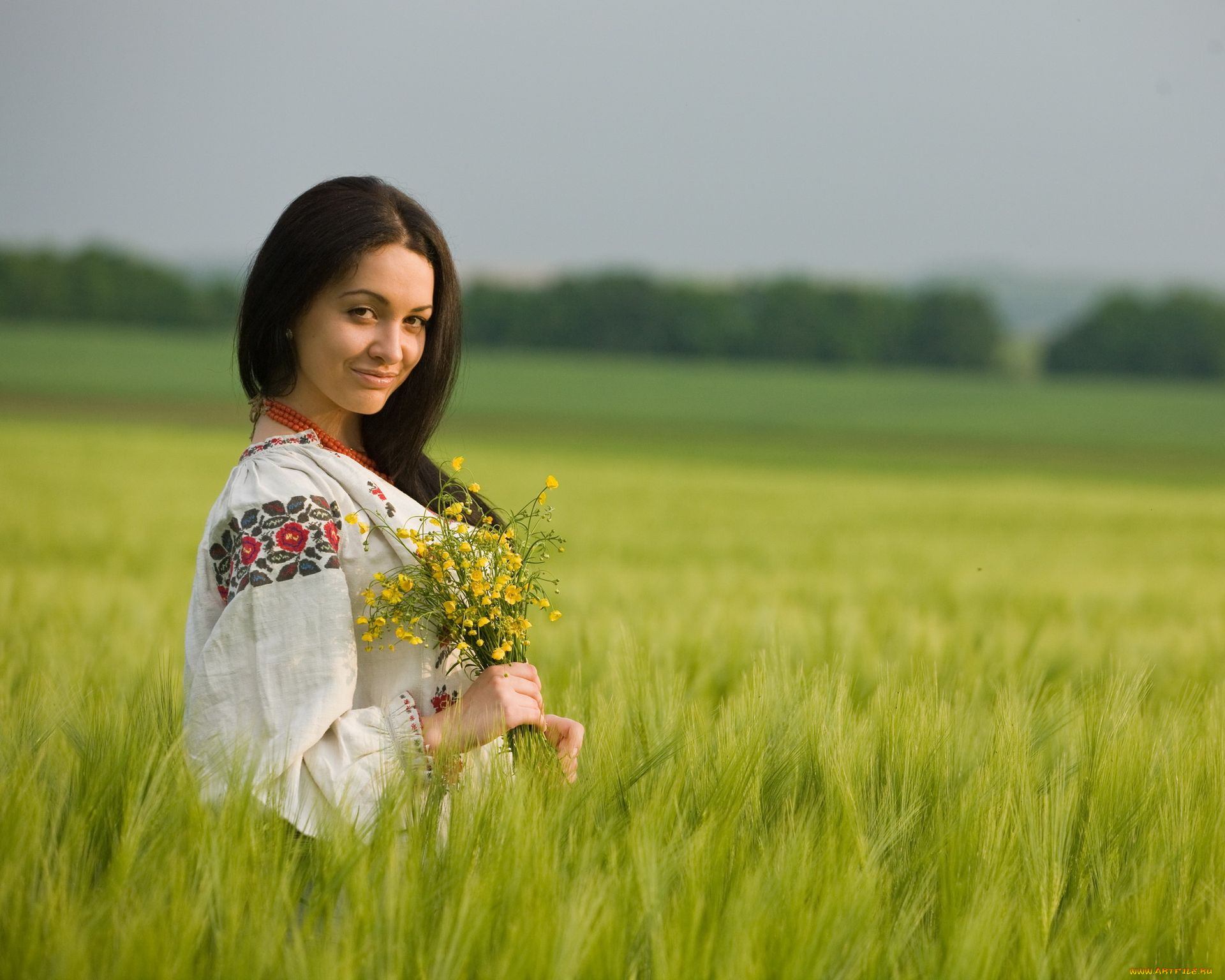 Women in Slavic costumes in Jeddah