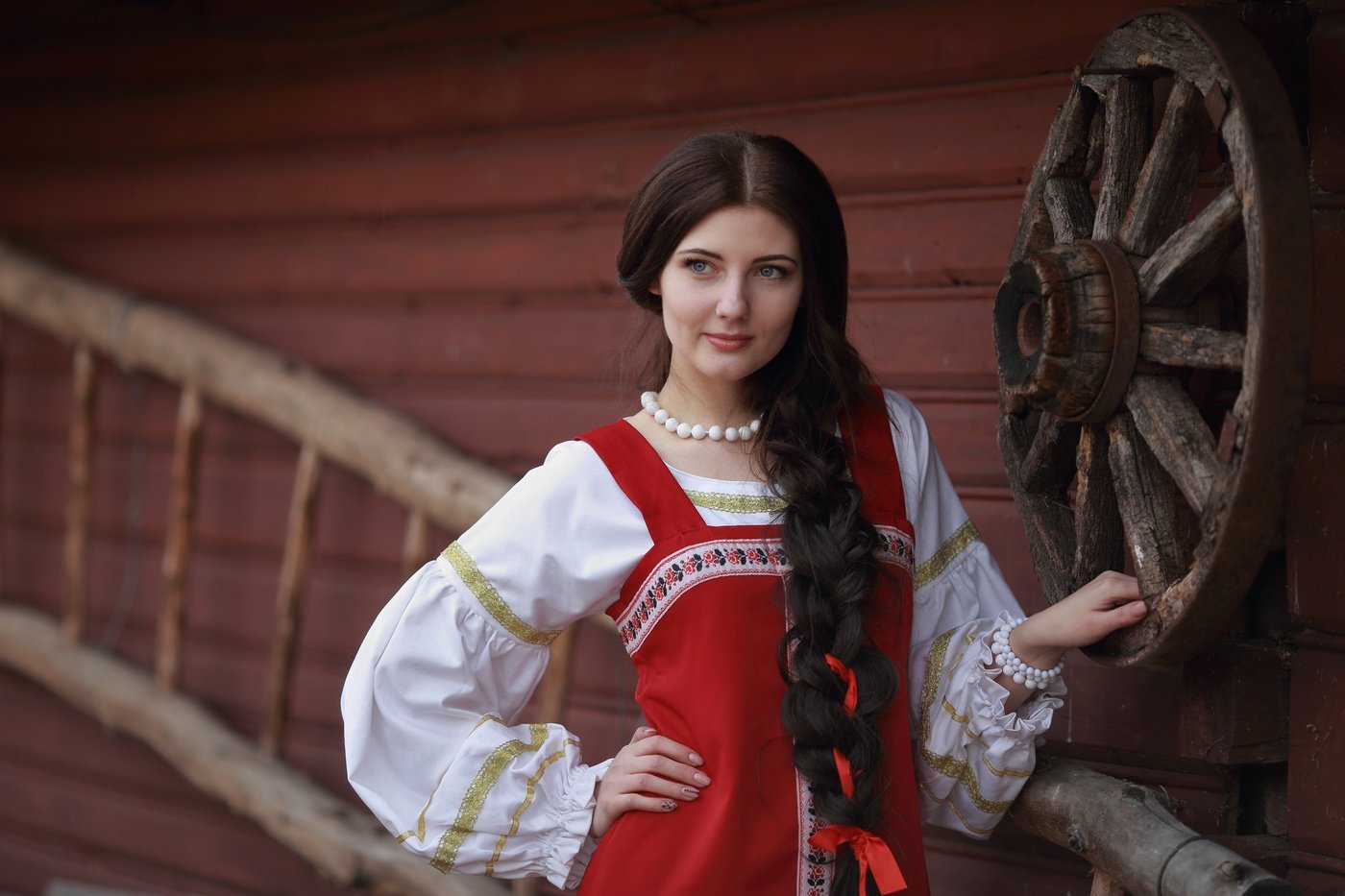 Girls in Slavic costumes in Jeddah