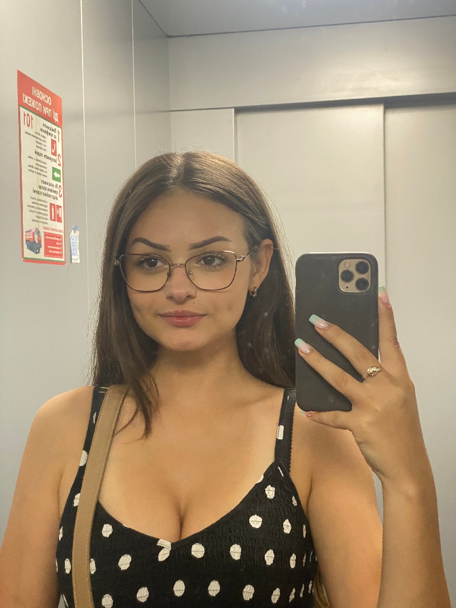 Sexy model Stacy in Jeddah